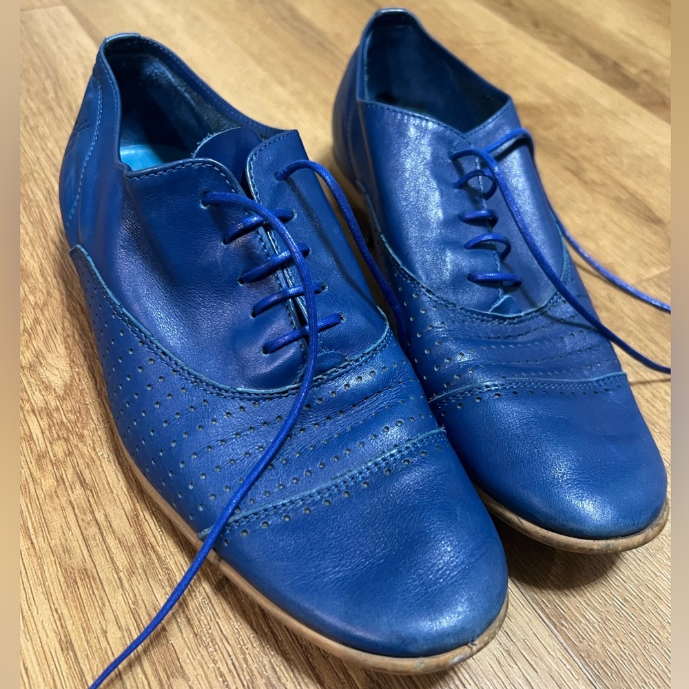 John Fluevog Shoes - trendy Oxford Blue leather shoes (Men’s 5, Women’s 7/7.5)